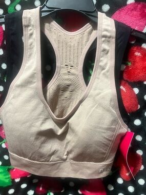 Women’s Racerback Seamless Sports Bra – Nude